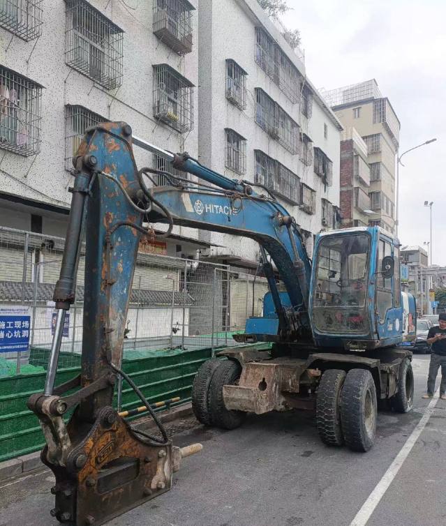 Hitachi 100W-2 Excavator
